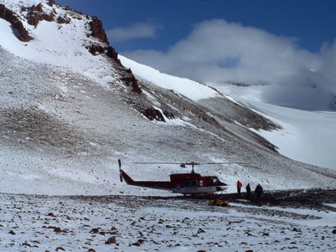 1998-008-Helo-landing-at-the-Aztec-Mountain-camp-site.jpg