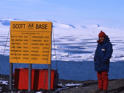 1990-286-I-Campbell-at-Scott-Base.jpg
