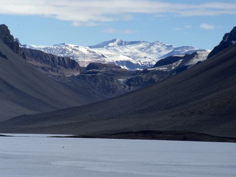 1998-097-Mt-Fleming-from-Lake-Vanda.jpg