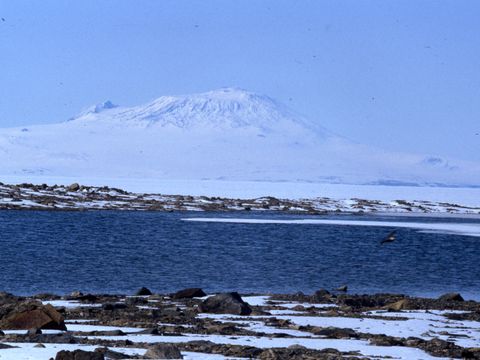 1992-151-Mt-Erebus-view-from-Marble-Point.jpg