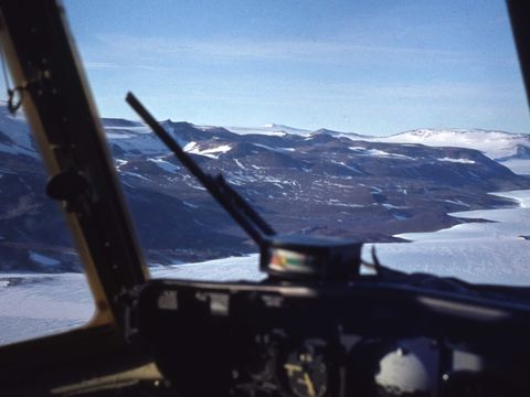 1977-074-Beardmore-overflight.jpg