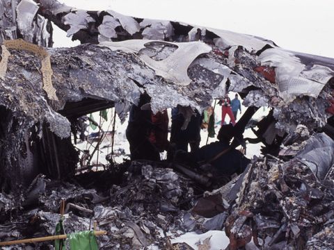 1979-154-Mt-Ererbus-crash-wreckage.jpg