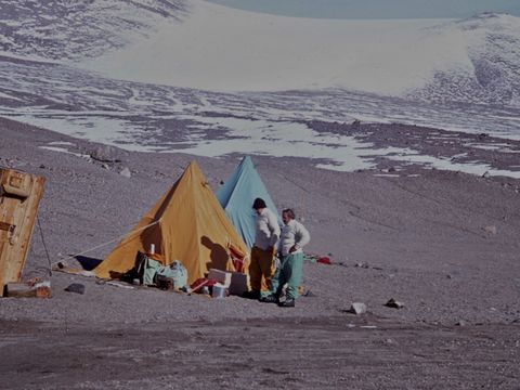 1977-123-B-Miller-D-Cowie-at-Taylor-camp-site.jpg