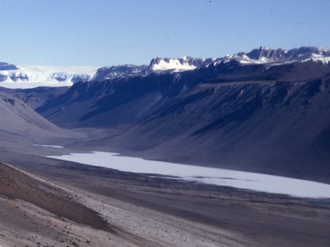 1994-078-Aerial-view-of-Lake-Vanda.jpg