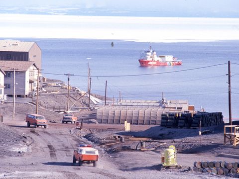 1990-294-McMurdo-Station-view.jpg