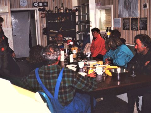 1994-107-Meal-time-at-Vanda-Station.jpg