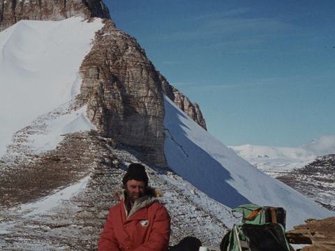 1977-220-G-Claridge-at-lunch-site.jpg