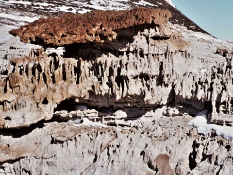 1977-236-weathered-sandstone-with-a-case-hardened-upper-surface.jpg