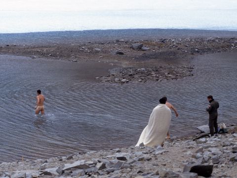 1992-142-Unknown-people-having-a-Lake-Vanda-swim.jpg