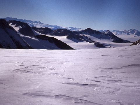 1979-056-Bell-Valley-area-Ellswworth-Mountains.jpg