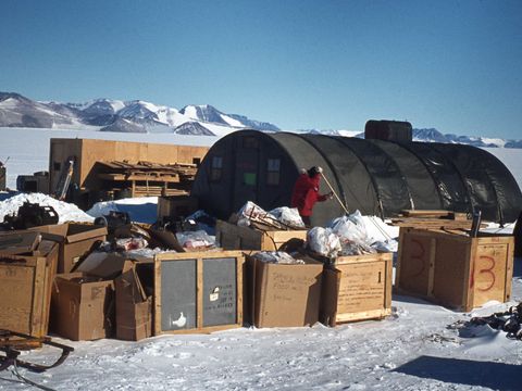 1978-97-Darwin-camp-waste.jpg