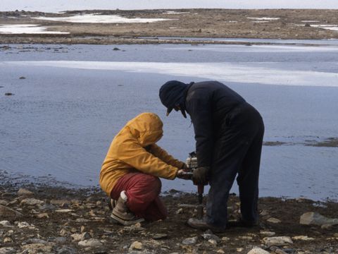 1991-219-M-Balks-G-Claridge-permafrost-drilling-at-a-lake-edge-Marble-Point.jpg
