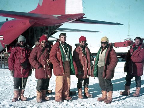 1969-47-Ready-to-fly-in-to-the-Scott-Glacier-G-Claridge-I-Campbell-R-Hislop-B-Waterhouse-D-Cowie-R-Katz.jpg