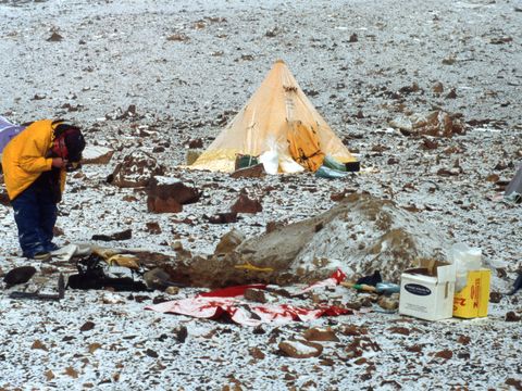 1998-038-W-Mahaney-at-a-soil-sampling-site-at-New-Mountain.jpg