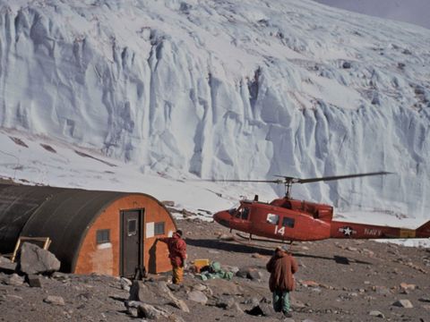 1977-159-B-Miller-D-Cowie-with-Helo-for-departure-from-Meserve.jpg