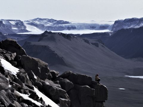 1992-090-View-of-North-Fork-Dias-Wright-Upper-Glacier-area.jpg