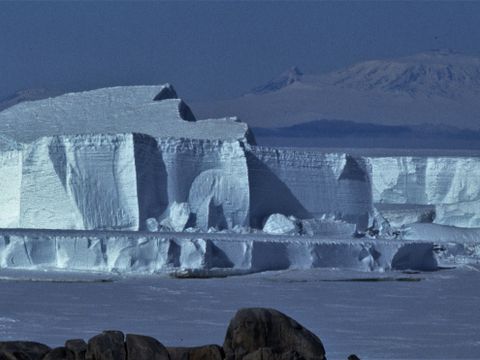 1992-178-Iceberg-off-shore-from-Cape-Roberts.jpg