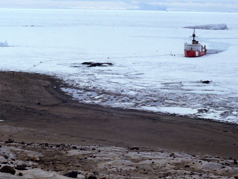 1992-194-Icebreaker-off-shore-discharging-fuel-for-Marble-Point.jpg