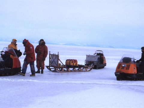 1991-301-M-Balks-K-Swensen-G-Claridge-W-Moskel-preparing-to-travel-to-Cape-Royd.jpg