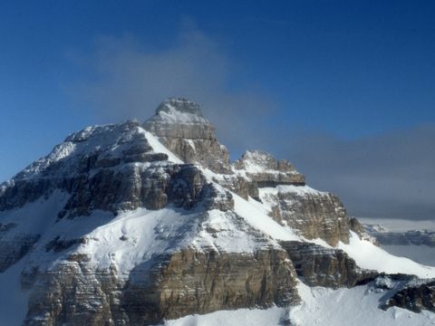 1998-089-Round-Mountain.jpg