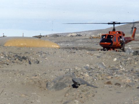 1990-081-Helo-on-the-old-Marble-Point-runway.jpg
