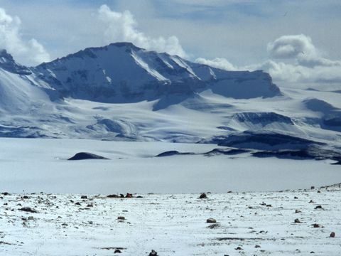 1998-050-St-Pauls-Mountain-from-New-Mountain-area.jpg