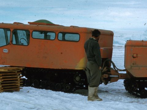 1958-American-tractor-train.jpg