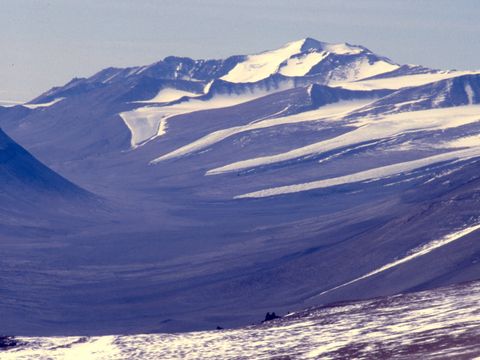 1995-117-View-of-Lower-Wright-Valley.jpg