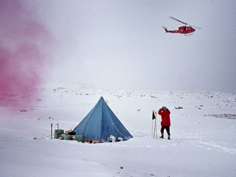 1977-269-Helo-pick-up-Olympus-Range.jpg