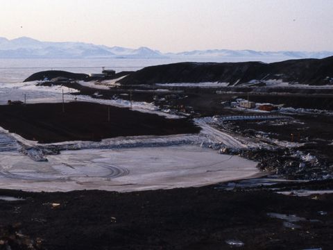 1991-020-Environmentally-unfriendly-Ice-wharf-prepared-at-McMurdo.jpg