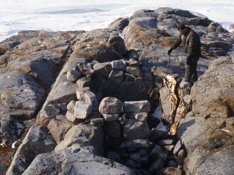 1991-201-Remains-of-an-historic-stone-shelter-at-cape-Roberts.jpg