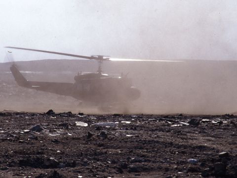 1994-056-Dust-contamination-on-helo-take-off-at-Marble-Point.jpg