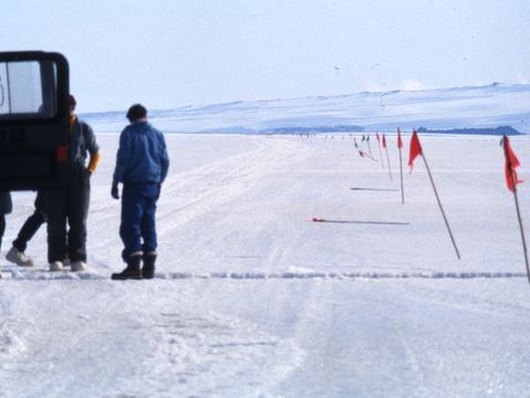 1991-270-Sea-ice-travel-to-Greenpeace-World-Park-base.jpg