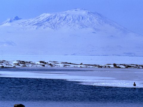 1992-159-View-of-Mt-Erebus-from-across-the-small-lake-at-Marble-Point.jpg