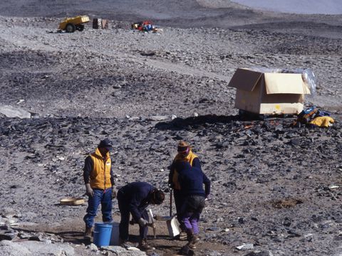 1994-095-Unknown-people-excavating-contaminated-soil-for-removal-at-Vanda-Station.jpg