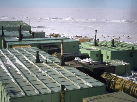 1977-032-Scott-Base-Buildings.jpg