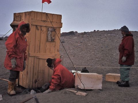 1977-148-G-Claridge-B-Miller-D-Cowie-Soil-Survey-Office-Antarctica-repairs.jpg