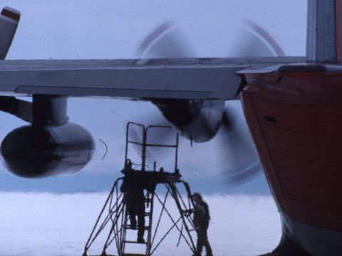 1991-337-Engine-repairs-before-take-off-at-Williams-Field.jpg