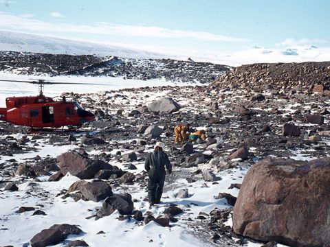 1978-30-Helo-drop-site-by-Hatherton-Glacier-near-Mt-Ash.jpg