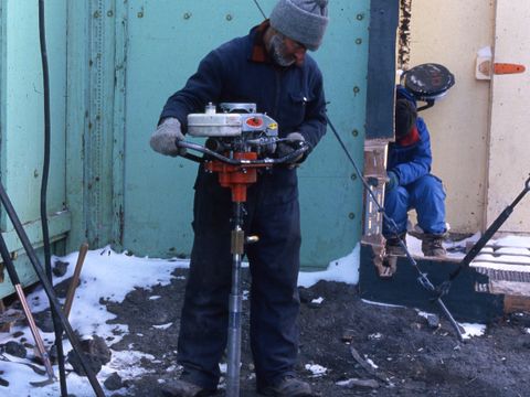 1990-273-G-Claridge-permafrost-drilling-at-Scott-Base.jpg