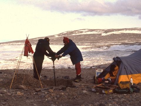 1991-122-G-Claridge-I-Campbell-at-a-beach-ridge-drill-site-at-Marble-Point.jpg