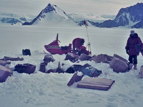 1969-185-The-failed-airdrop.jpg