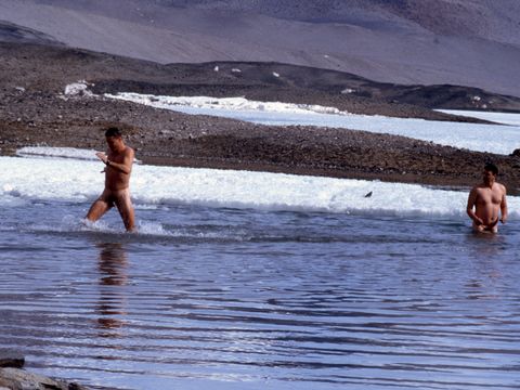 1992-107-US-Helo-pilots-Lake-Vanda-swim.jpg