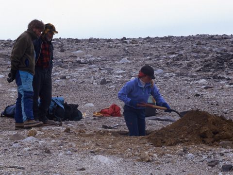 1992-193-G-Claridge-and-unknown-people-sampling-a-soil-to-look-for-old-volcanic-ash-material.jpg