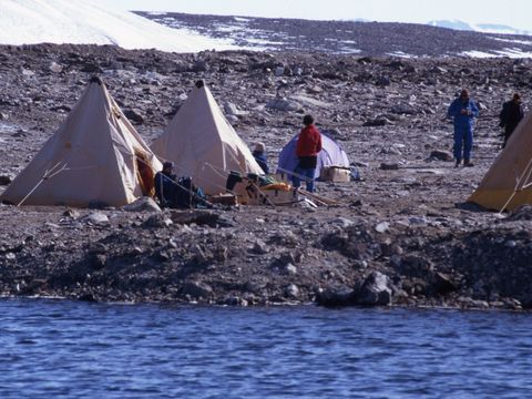 1994-058-Unnamed-people-at-Marble-Point-camp-site.jpg