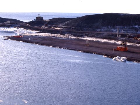 1994-197-The-ice-wharf-at-McMurdo.jpg