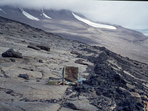 1972-081-Dike-rock-on-eroded-granite-bench-south-side-of-Taylor-Valley.jpg