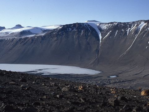 1992-101-View-of-Lake-Vanda.jpg