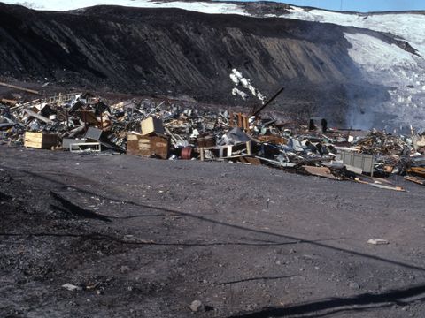 1990-231-Accumulated-waste-at-McMurdo-Station-rubbish-disposal-site.jpg